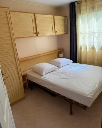 Les Galets Grand Mobilhom Campsite Banassac